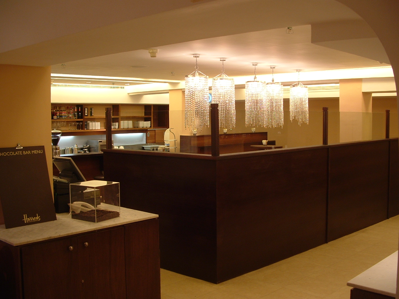 Elgin-avenue-and-Harrods-chocolate-bar-002