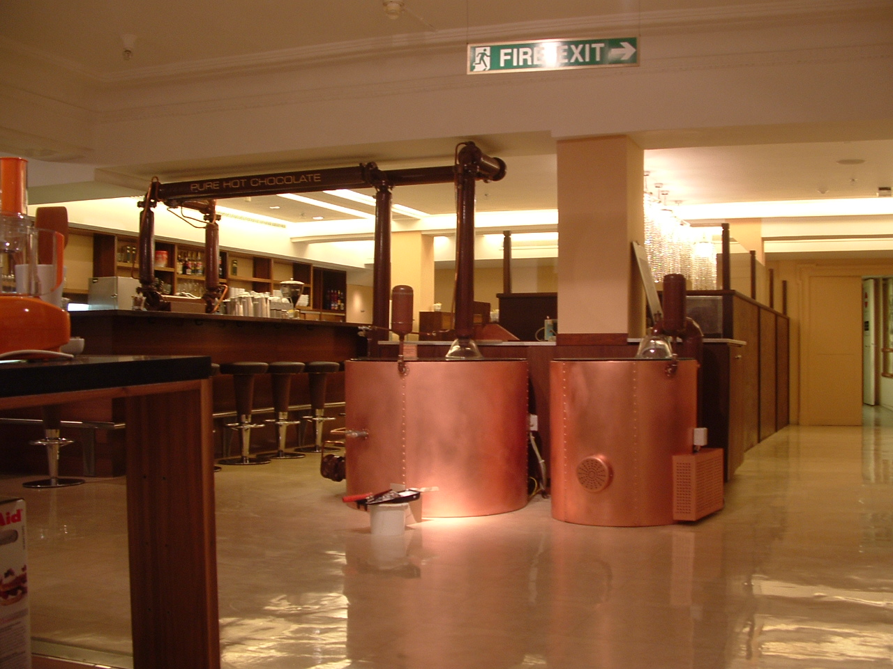 Elgin-avenue-and-Harrods-chocolate-bar-004