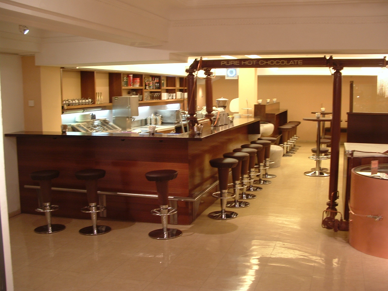 Elgin-avenue-and-Harrods-chocolate-bar-006