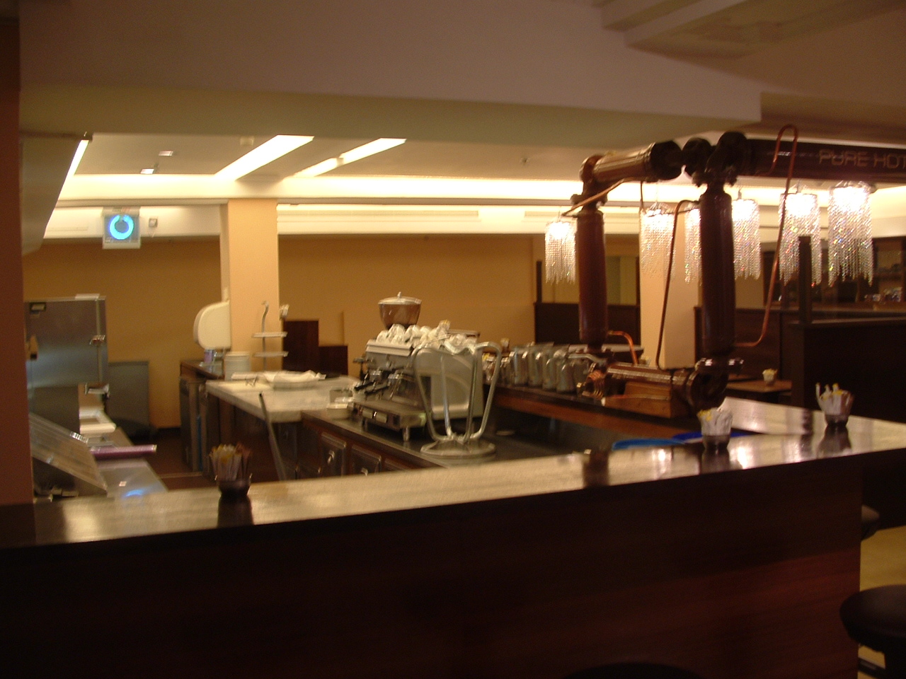 Elgin-avenue-and-Harrods-chocolate-bar-008