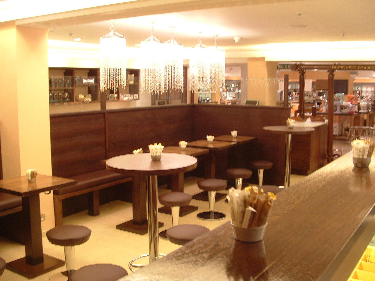 Elgin-avenue-and-Harrods-chocolate-bar-011