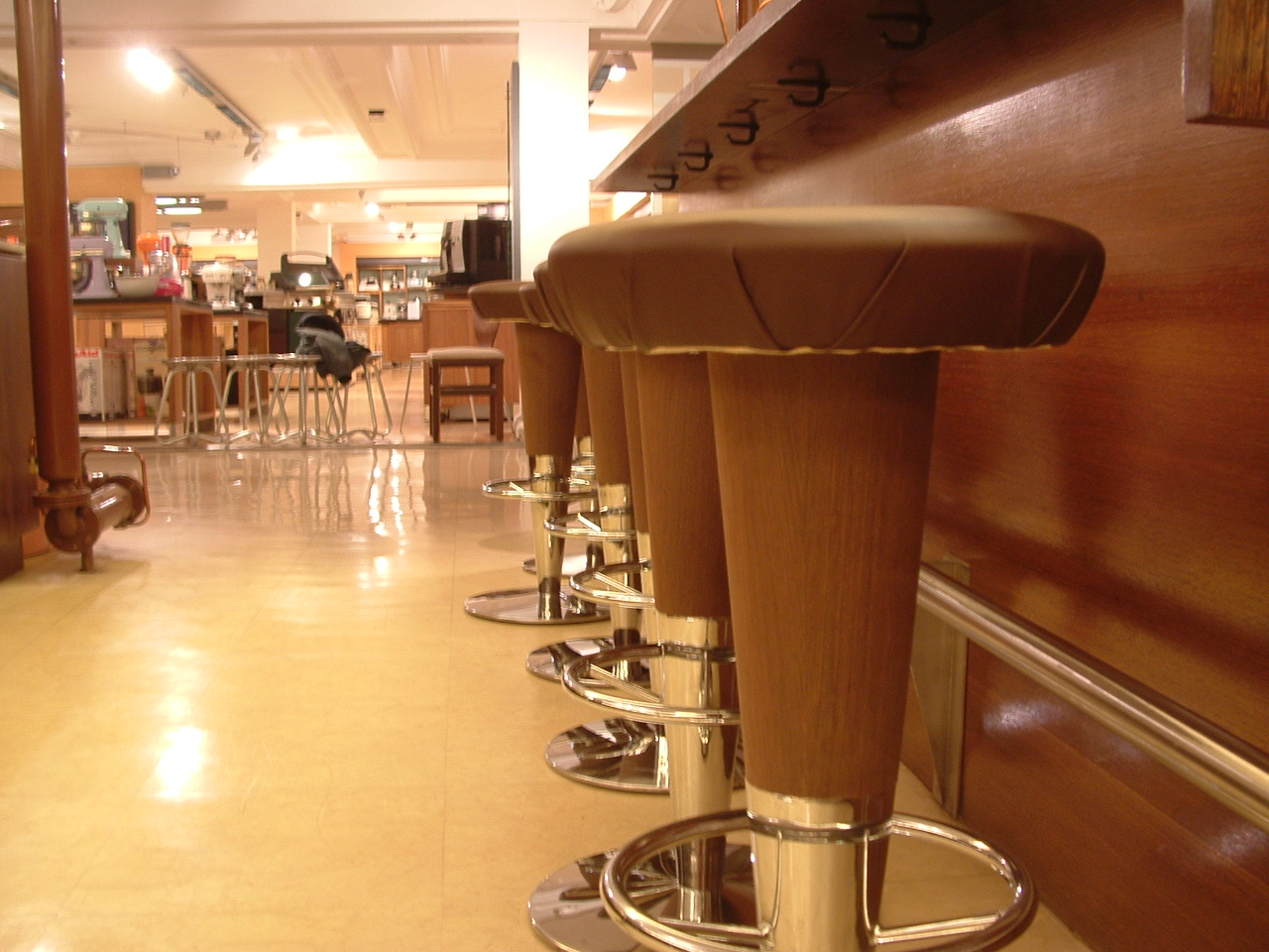 Elgin-avenue-and-Harrods-chocolate-bar-015