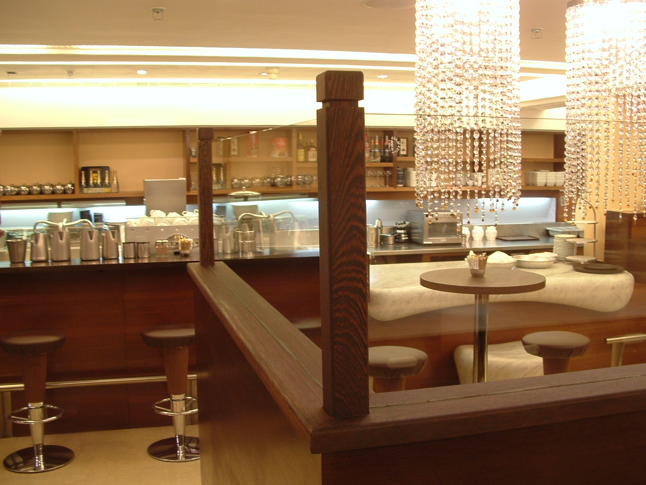 Elgin-avenue-and-Harrods-chocolate-bar-020
