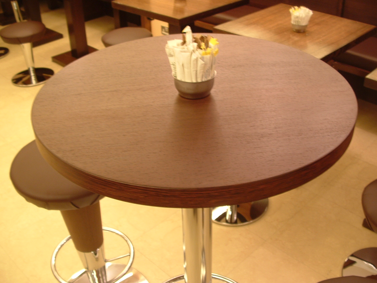 Elgin-avenue-and-Harrods-chocolate-bar-022